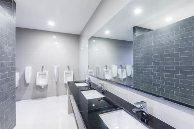 Modern Bathroom with Quartz Countertop